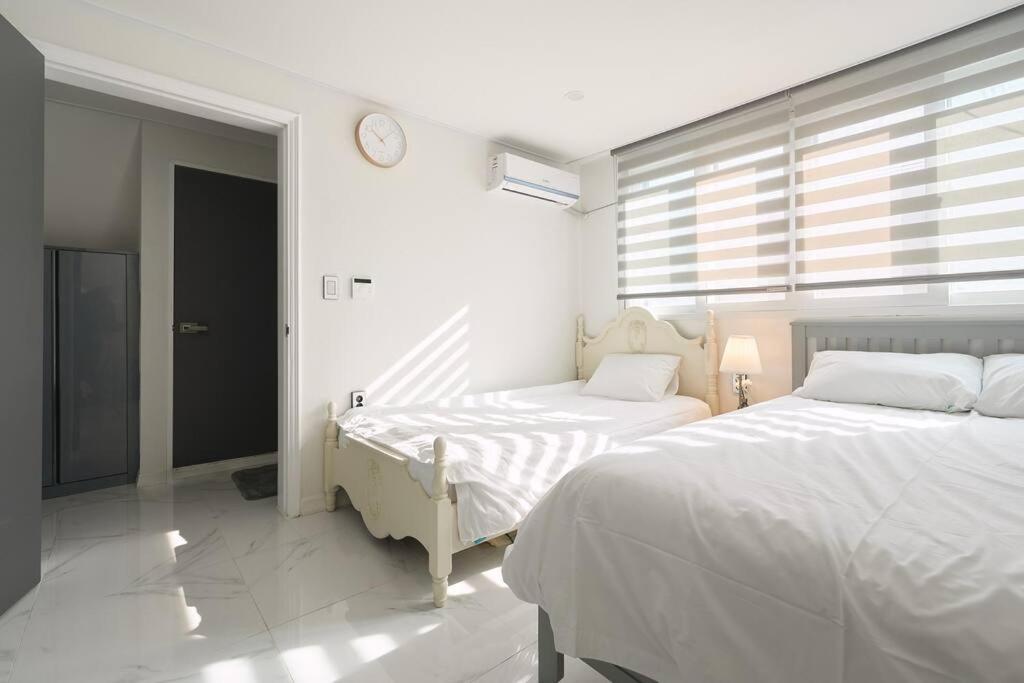 Hongdae 10min Walk From Hongdae * Seoul