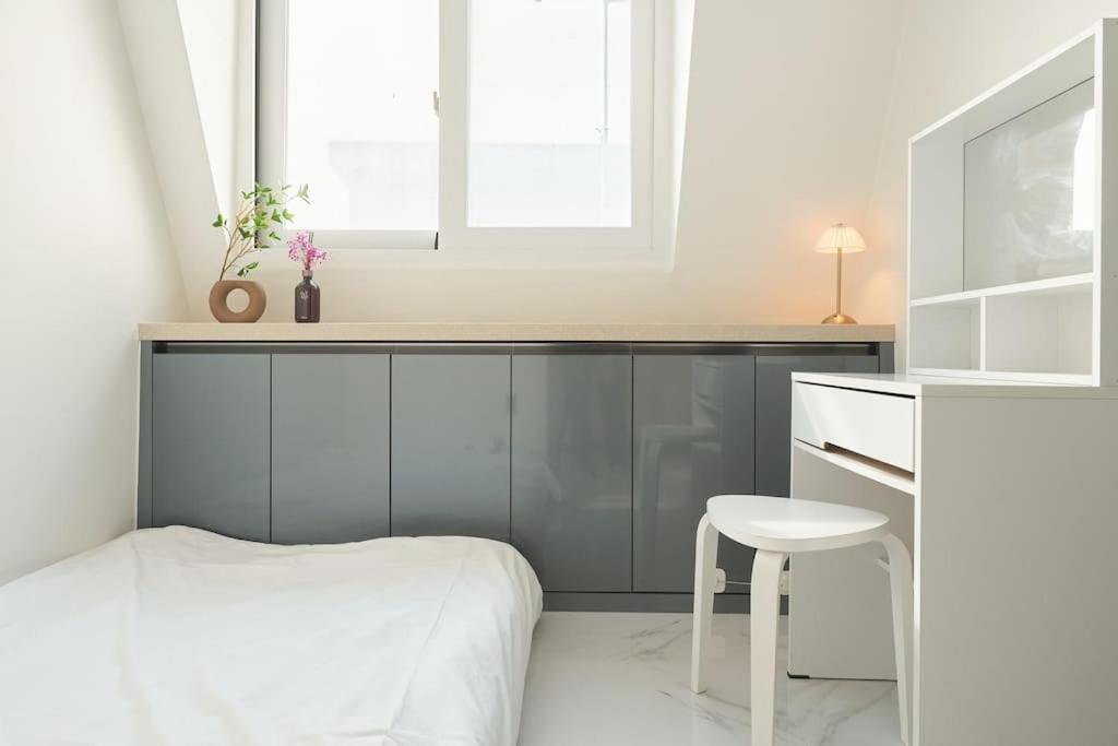 Hongdae 10min Walk From Hongdae Villa