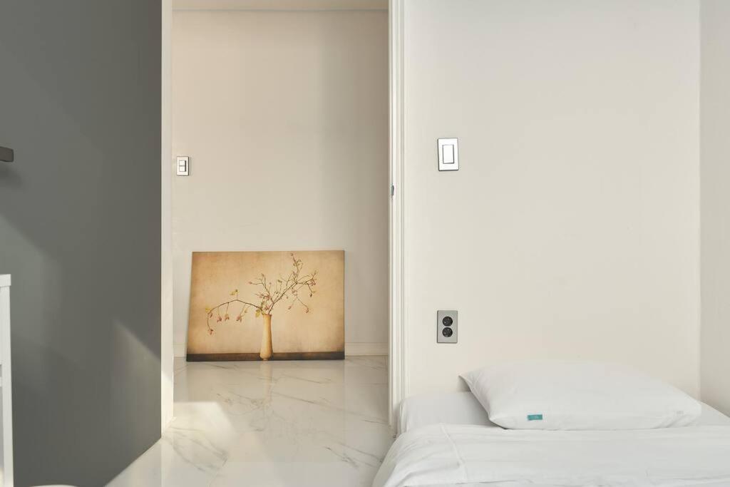 Hongdae 10min Walk From Hongdae Villa *