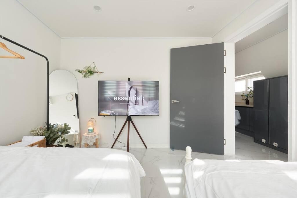 Hongdae 10min Walk From Hongdae Villa Seoul